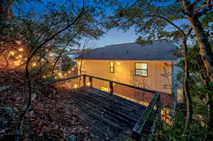 9301 Rolling Oaks Trail, Austin, TX 78750 - Photo 21