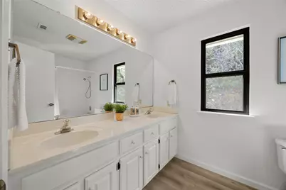 9301 Rolling Oaks Trail, Austin, TX 78750 - Photo 17