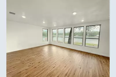 106 Caddo, Smithville, TX 78957 - Photo 5