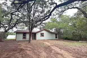 106 Caddo, Smithville, TX 78957 - Photo 9