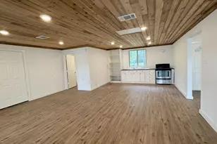 106 Caddo, Smithville, TX 78957 - Photo 3