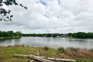 106 Caddo, Smithville, TX 78957 - Photo 11