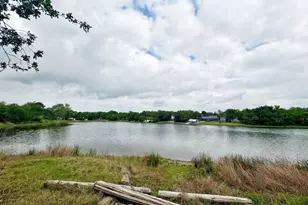 106 Caddo, Smithville, TX 78957 - Photo 11