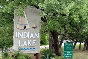 106 Caddo, Smithville, TX 78957 - Photo 13