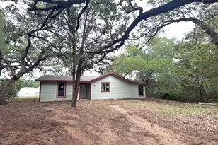 106 Caddo, Smithville, TX 78957 - Photo 9