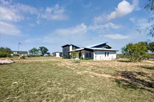 108 Schoolhouse Ln, Spicewood, TX 78669 - Photo 3