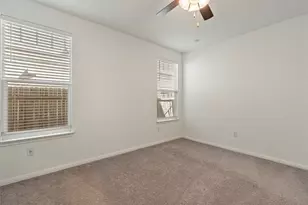 10704 Sentinel Dr, Austin, TX 78747 - Photo 9