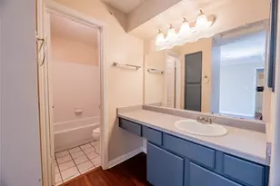 501 W 26th St, Austin, TX 78705 - Photo 11