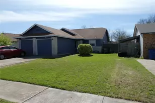 8705 Pineridge Dr, Austin, TX 78729 - Photo 11