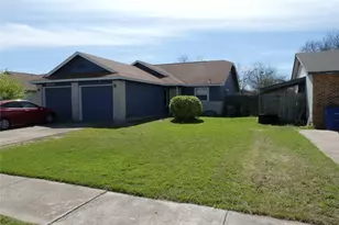 8705 Pineridge Dr, Austin, TX 78729 - Photo 11