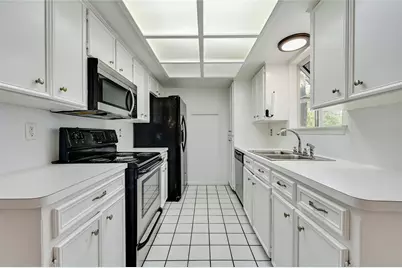 6713 Silvermine Drive, Austin, TX 78736 - Photo 15
