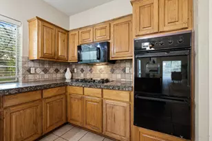 10404 Wolftrap Dr, Austin, TX 78749 - Photo 17