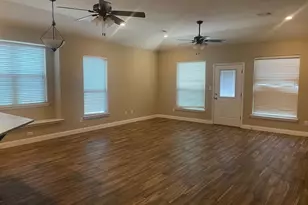 103 S Kanaio Dr, Bastrop, TX 78602 - Photo 5