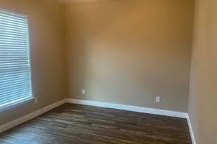 103 S Kanaio Dr, Bastrop, TX 78602 - Photo 13