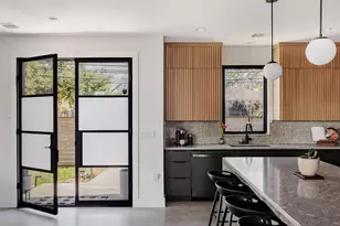 108 Comal St, Austin, TX 78702 - Photo 3