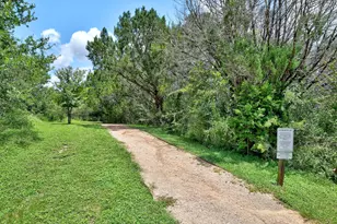 10409 Yellowstone Dr, Austin, TX 78747 - Photo 33