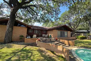 402 Honeycomb Ridge, Austin, TX 78746 - Photo 3