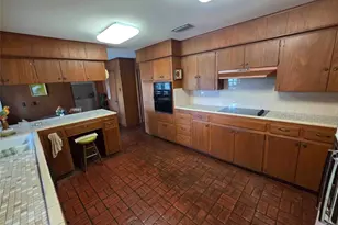 402 Honeycomb Ridge, Austin, TX 78746 - Photo 21