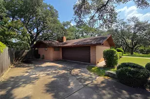 402 Honeycomb Ridge, Austin, TX 78746 - Photo 13