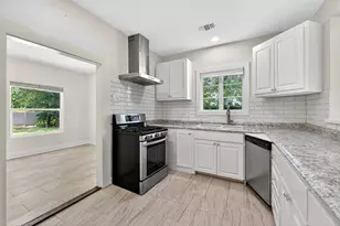 529 W Clark St, Bartlett, TX 76511 - Photo 9