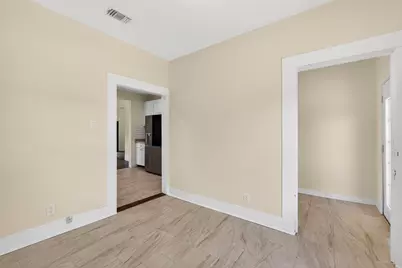 529 W Clark Street, Bartlett, TX 76511 - Photo 11
