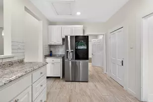 529 W Clark St, Bartlett, TX 76511 - Photo 7