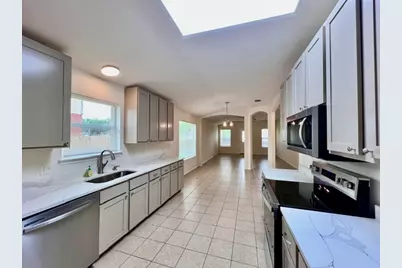1005 W South Street, Leander, TX 78641 - Photo 7