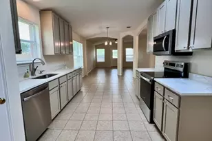 1005 W South St, Leander, TX 78641 - Photo 5