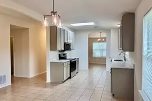 1005 W South St, Leander, TX 78641 - Photo 9