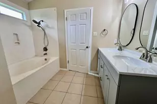 1005 W South St, Leander, TX 78641 - Photo 25