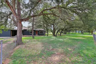 201 Bronco Dr, Burnet, TX 78611 - Photo 3