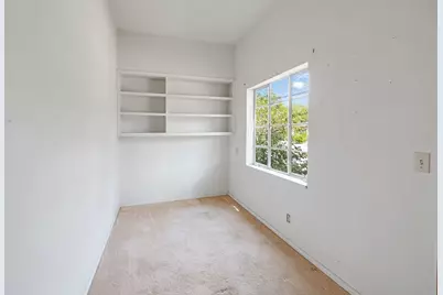 905 Kimbro Street, Taylor, TX 76574 - Photo 3