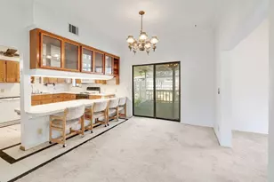 905 Kimbro St, Taylor, TX 76574 - Photo 7