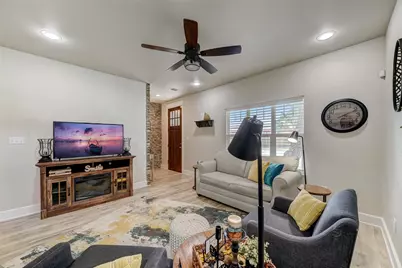 1103 Farm Street, Bastrop, TX 78602 - Photo 7