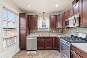 407 Westward St, Rockdale, TX 76567 - Photo 9