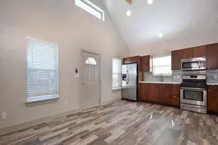 3141 E 12th St, Austin, TX 78702 - Photo 3