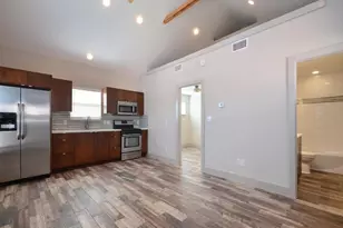 3141 E 12th St, Austin, TX 78702 - Photo 5