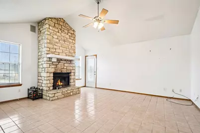102 Stubblefield Drive, Elgin, TX 78621 - Photo 7