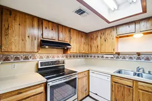 102 Stubblefield Dr, Elgin, TX 78621 - Photo 11