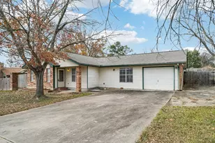 102 Stubblefield Dr, Elgin, TX 78621 - Photo 3