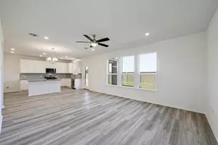 307 Summit Dr, Lockhart, TX 78644 - Photo 5