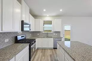 307 Summit Dr, Lockhart, TX 78644 - Photo 11