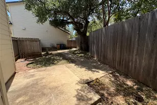 12212 Brigadoon Ln, Austin, TX 78727 - Photo 17