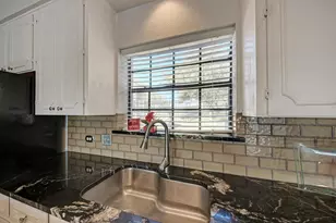 634 Broken Hills Dr, Horseshoe Bay, TX 78657 - Photo 7