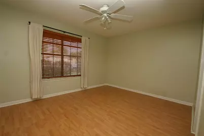 6702 Isabelle Drive, Austin, TX 78752 - Photo 9