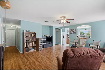 718 Blair Avenue, Bastrop, TX 78602 - Photo 3