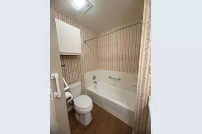 728 W San Antonio Street #728 B, Lockhart, TX 78644 - Photo 11