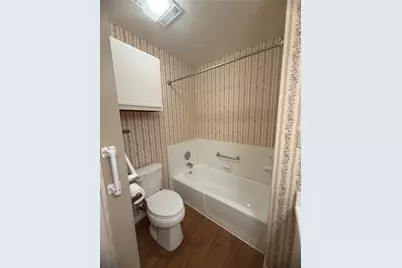 728 W San Antonio Street #728 B, Lockhart, TX 78644 - Photo 11