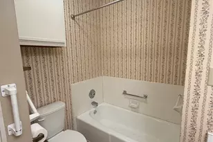 728 W San Antonio St, Lockhart, TX 78644 - Photo 11