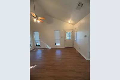 728 W San Antonio Street #728 B, Lockhart, TX 78644 - Photo 3